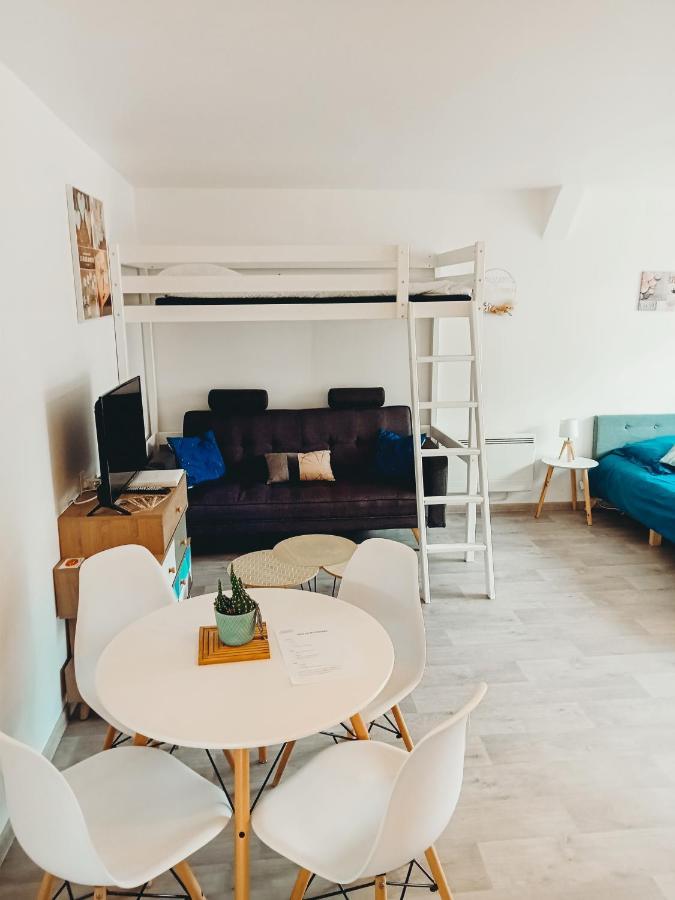 Le Studio Du Pressoir Gisay 외부 사진